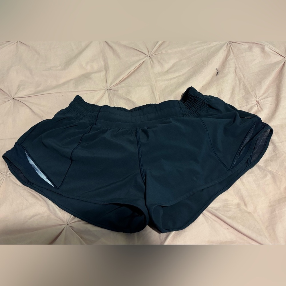 Lululemon 2.5” Hottie Hot Short Navy Blue